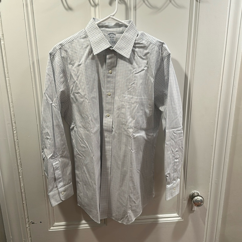 Brooks Brothers Regent Fit 96% Supima Cotton 4% Lycra Spandex Dress Shirt 16-33